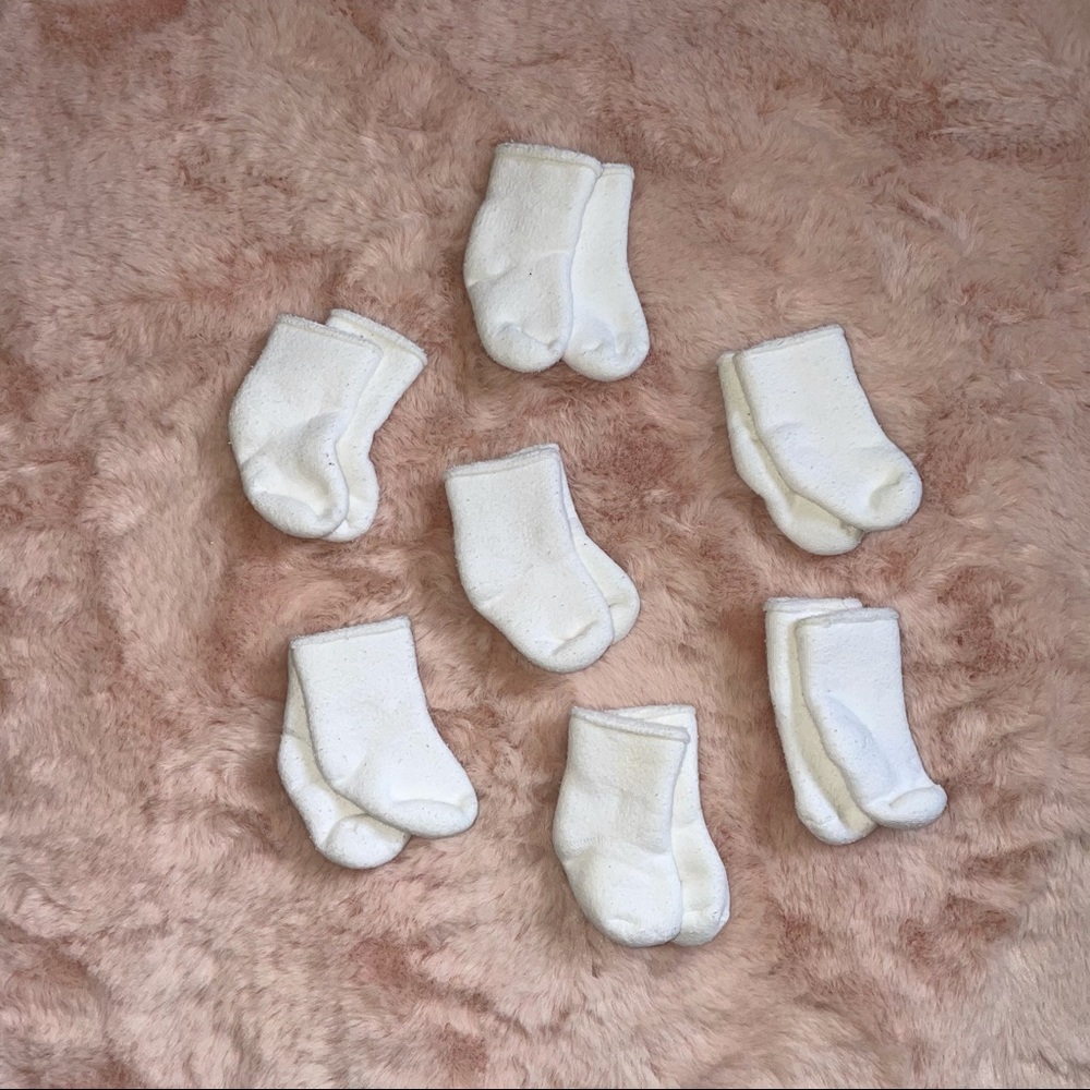 Lot of 0-3 month Carters baby girl clothes - Picture 5 of 6